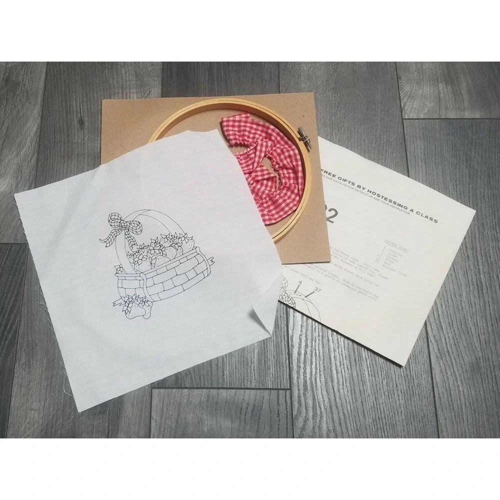 #7492 Strawberry Basket Hoop Kit - Tri-Chem Picture to Paint